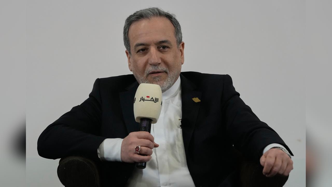 怕了！川普警告處決示威者「後果自負」　伊朗外長：沒有處死