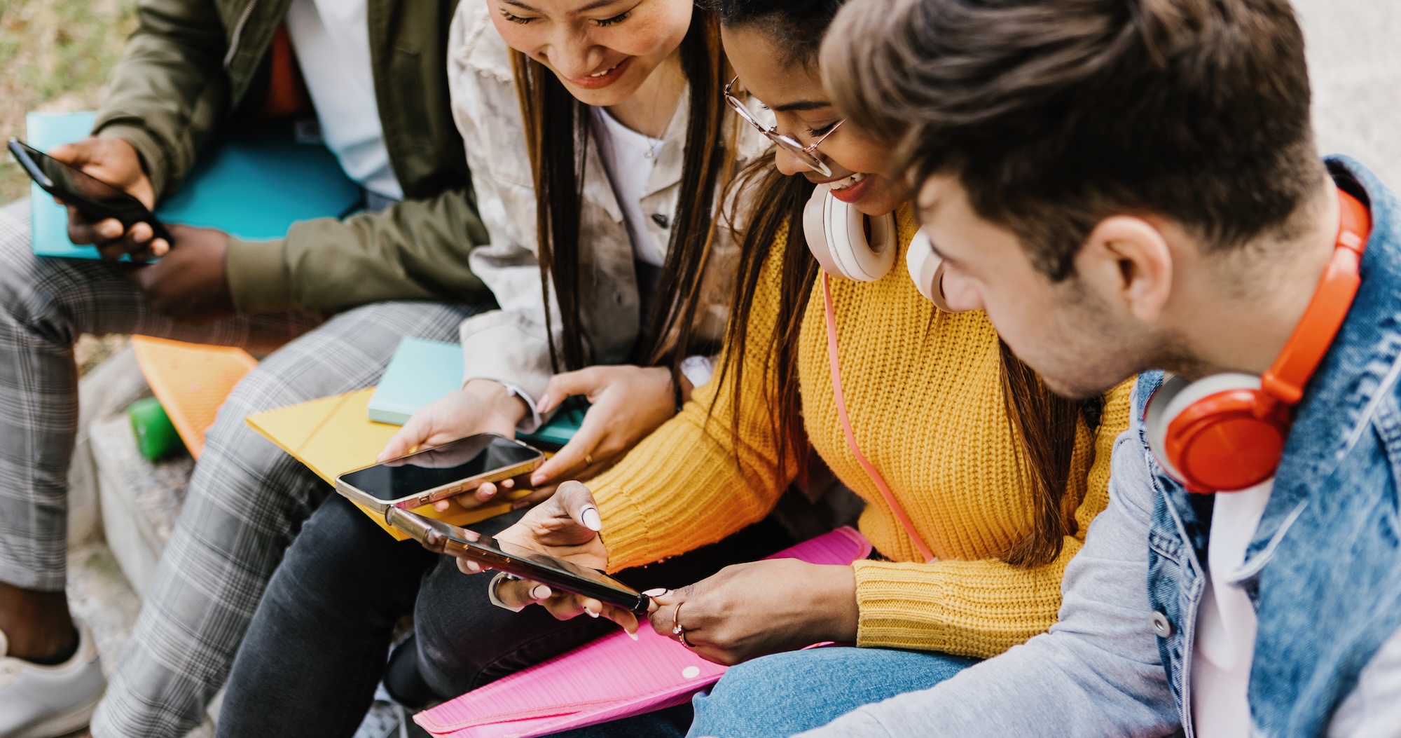 英國擬跟進 16 歲以下社媒禁令！澳洲實測已關 470 萬兒童帳號｜家長必看監督小貼士
