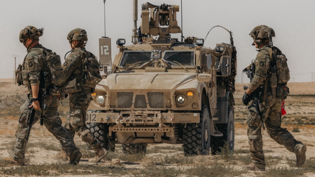 美軍報復遇襲擊殺「基地」領袖　200枚精準彈藥狂轟「伊斯蘭國」100據點